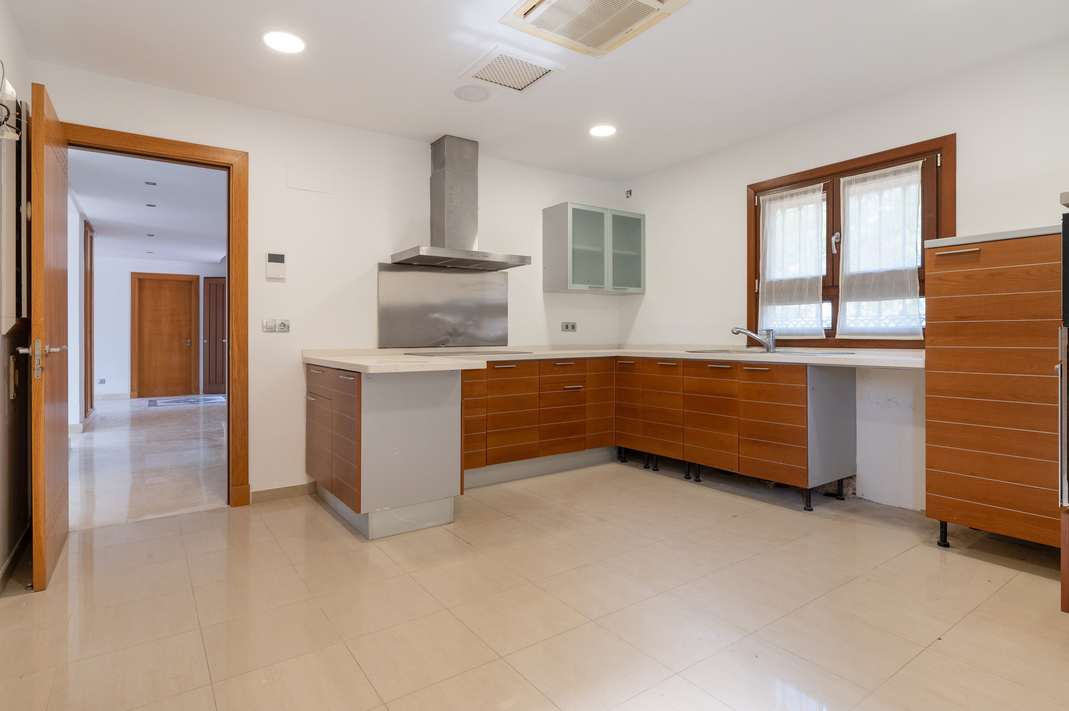 House for sale in otros La Capellanía Hill Club