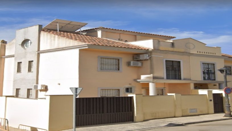 Chalet adosado en venta en calle Camino del Montijo