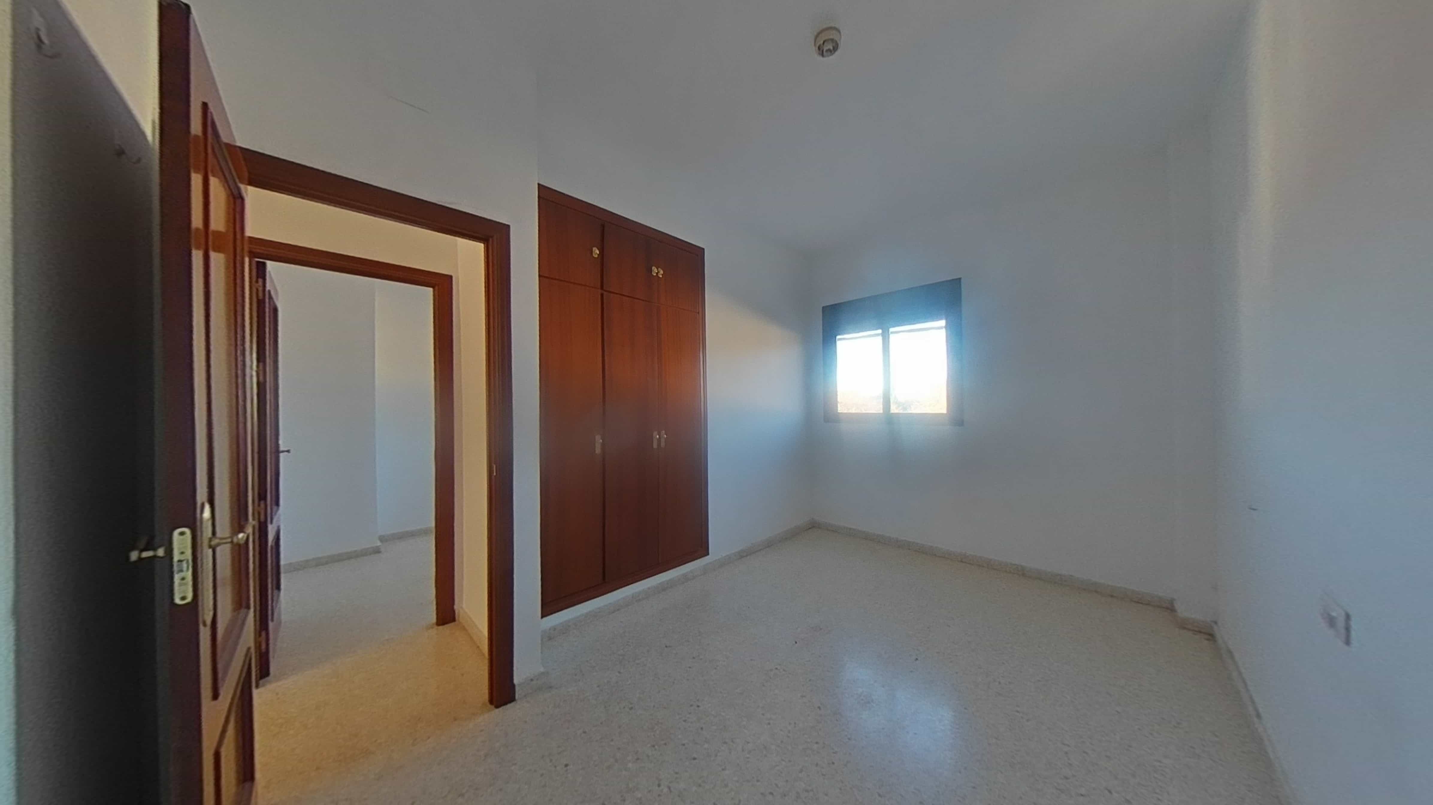 Flat for sale in calle De los Guindales Sn
