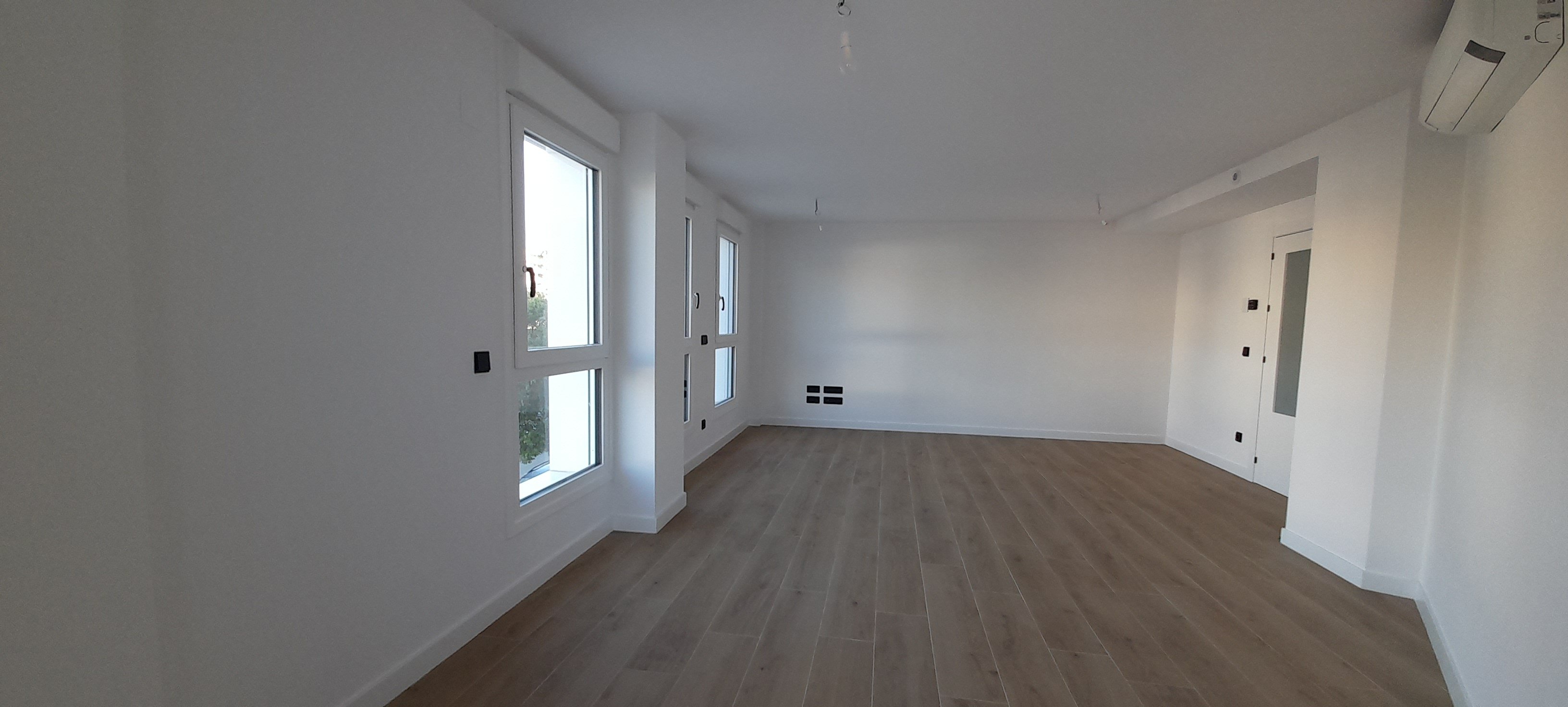 Flat for sale in calle Jose Luis Pomaron