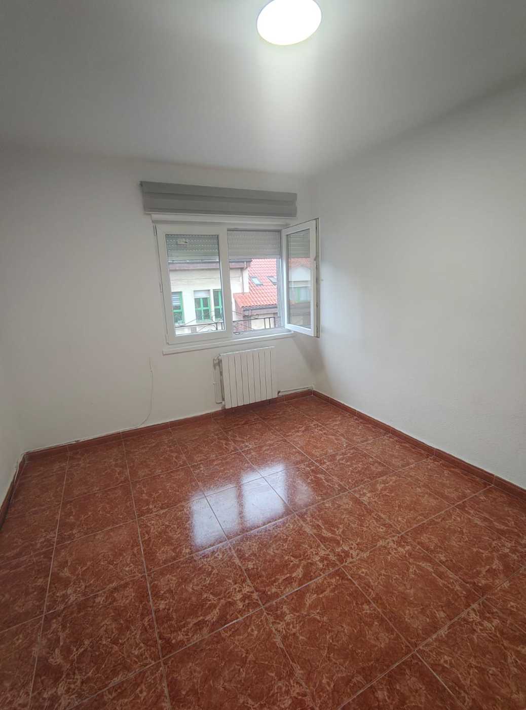 Piso en venta en avenida Travesía Prudencio González