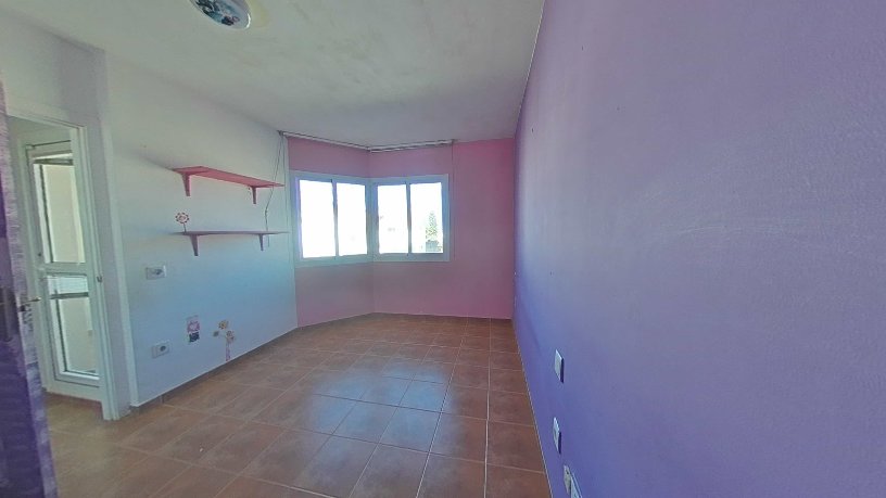Chalet adosado en venta en calle Clavellina
