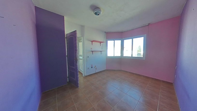 Chalet adosado en venta en calle Clavellina