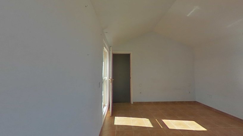 Chalet adosado en venta en calle Clavellina