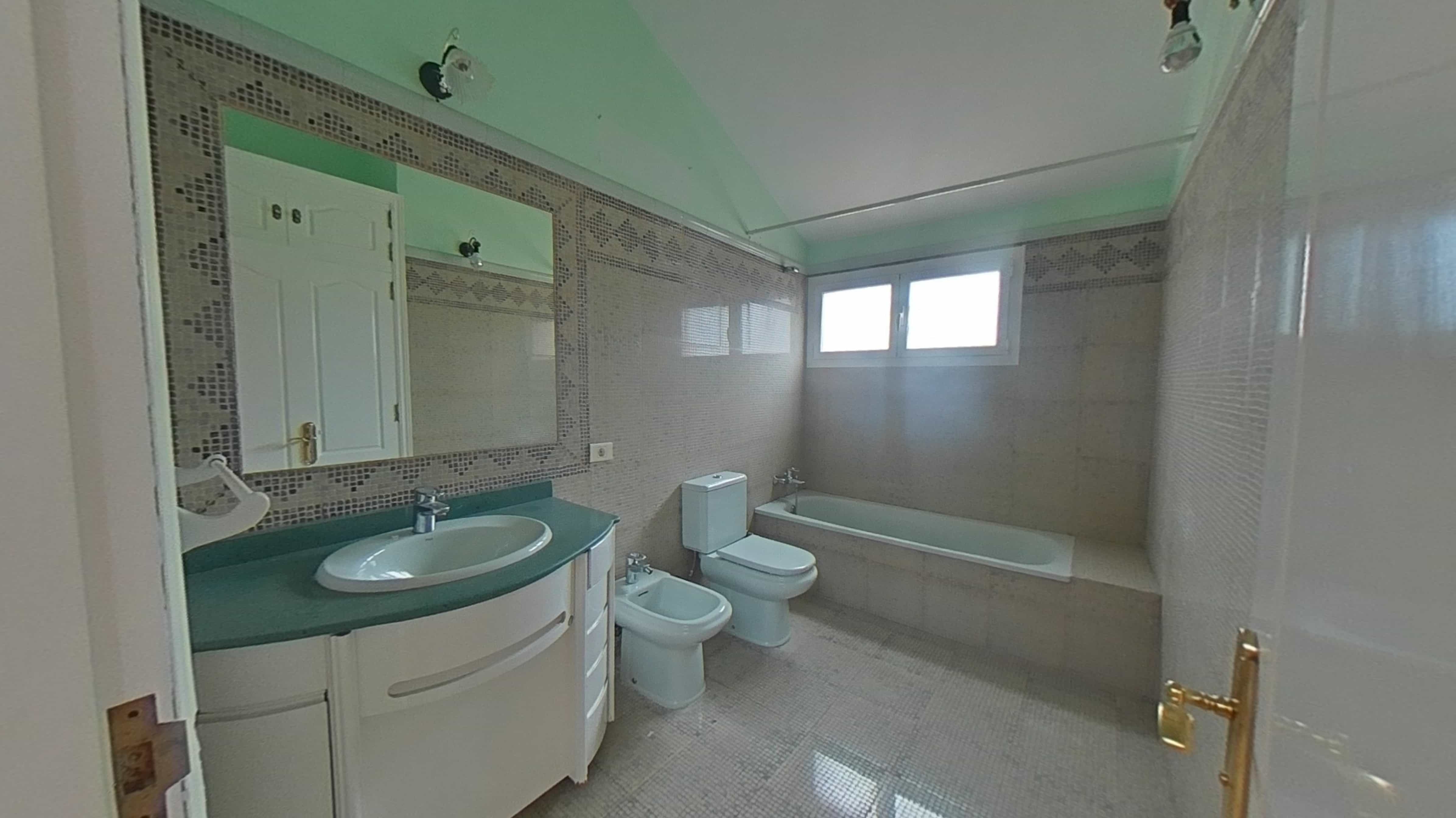 Chalet adosado en venta en cmno El Sarmiento