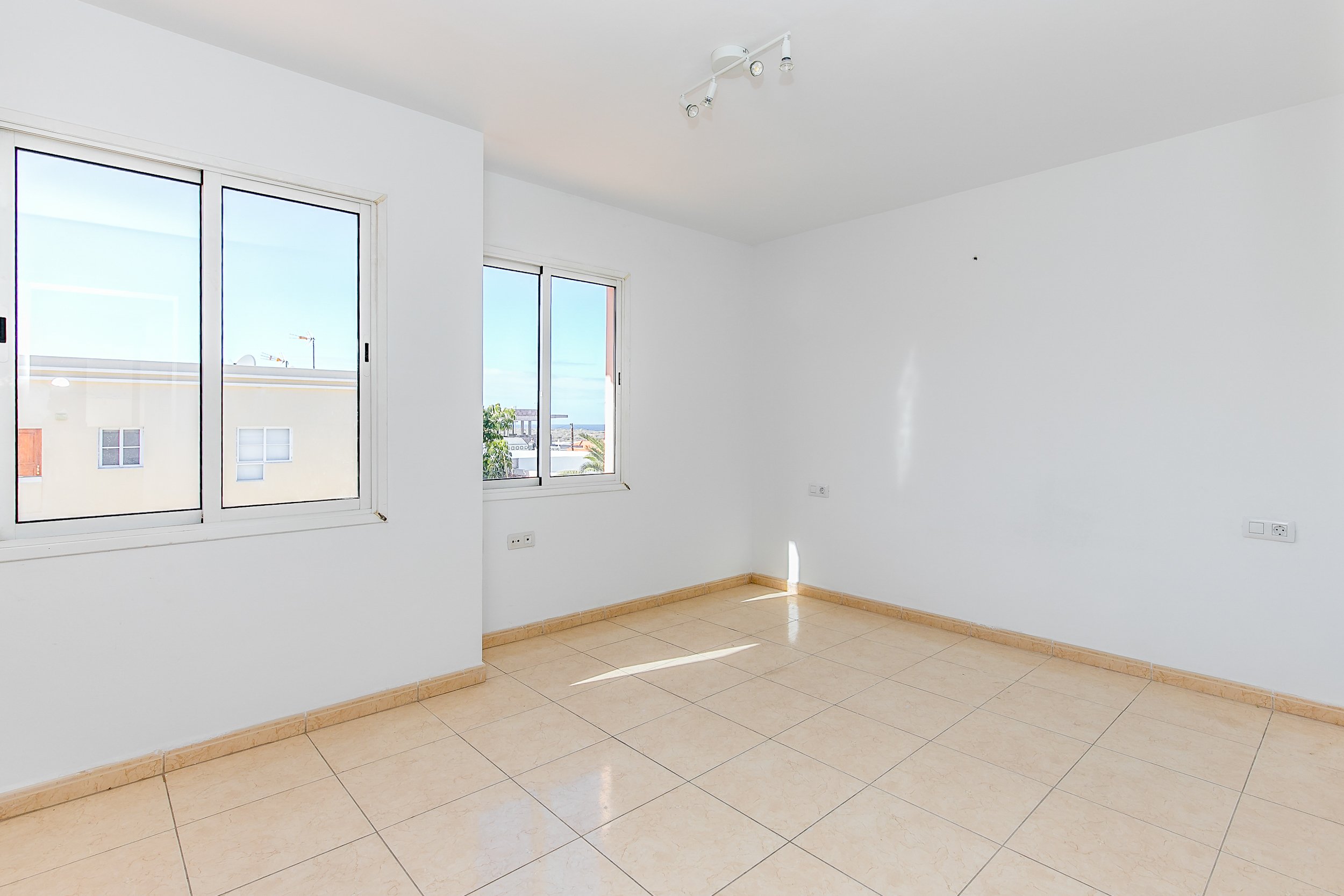 Chalet adosado en venta en avda Arenita