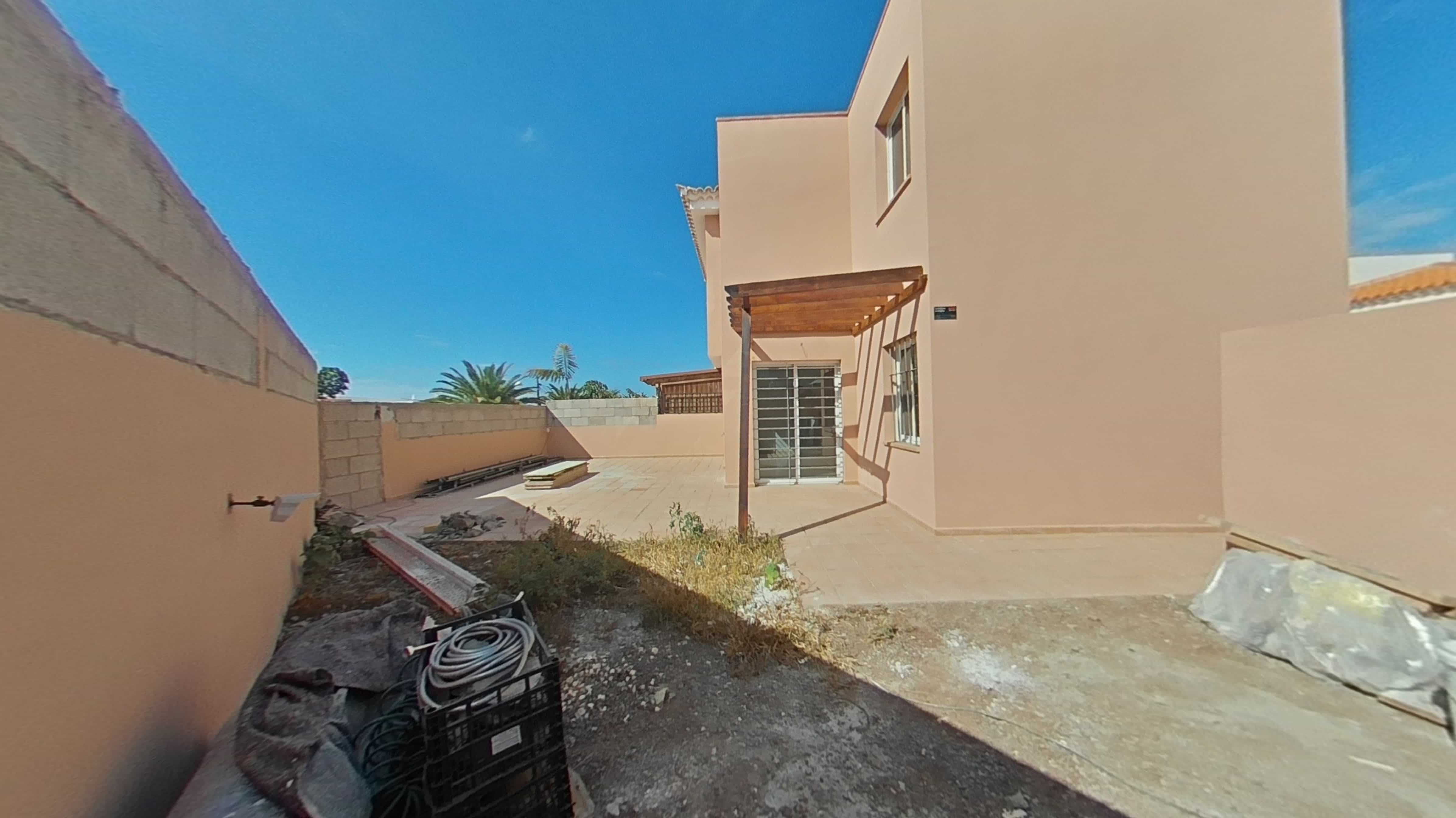  Maison mitoyenne à vendre à avda Arenita