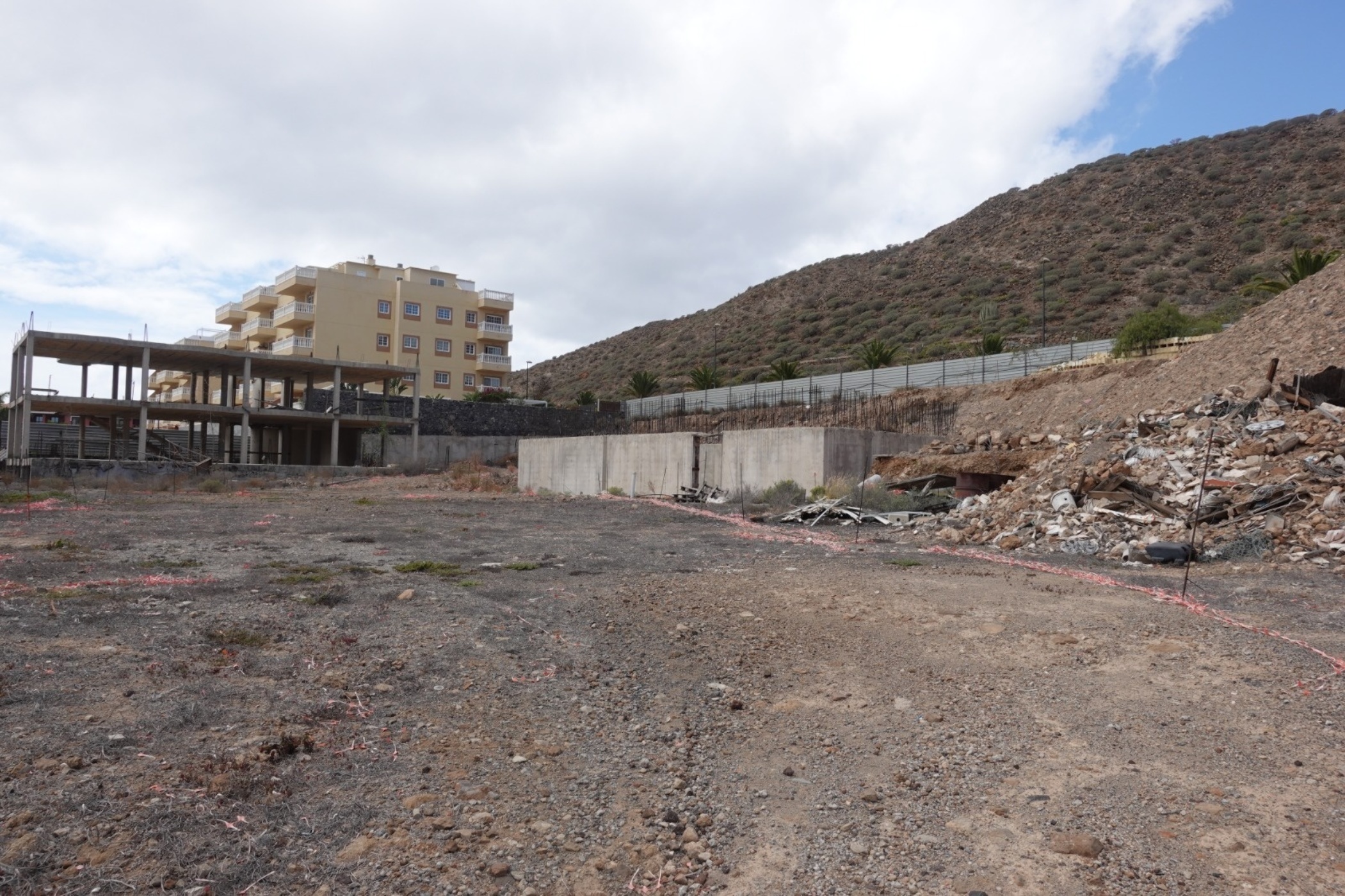 Work stopped for sale in avda El Palm-mar