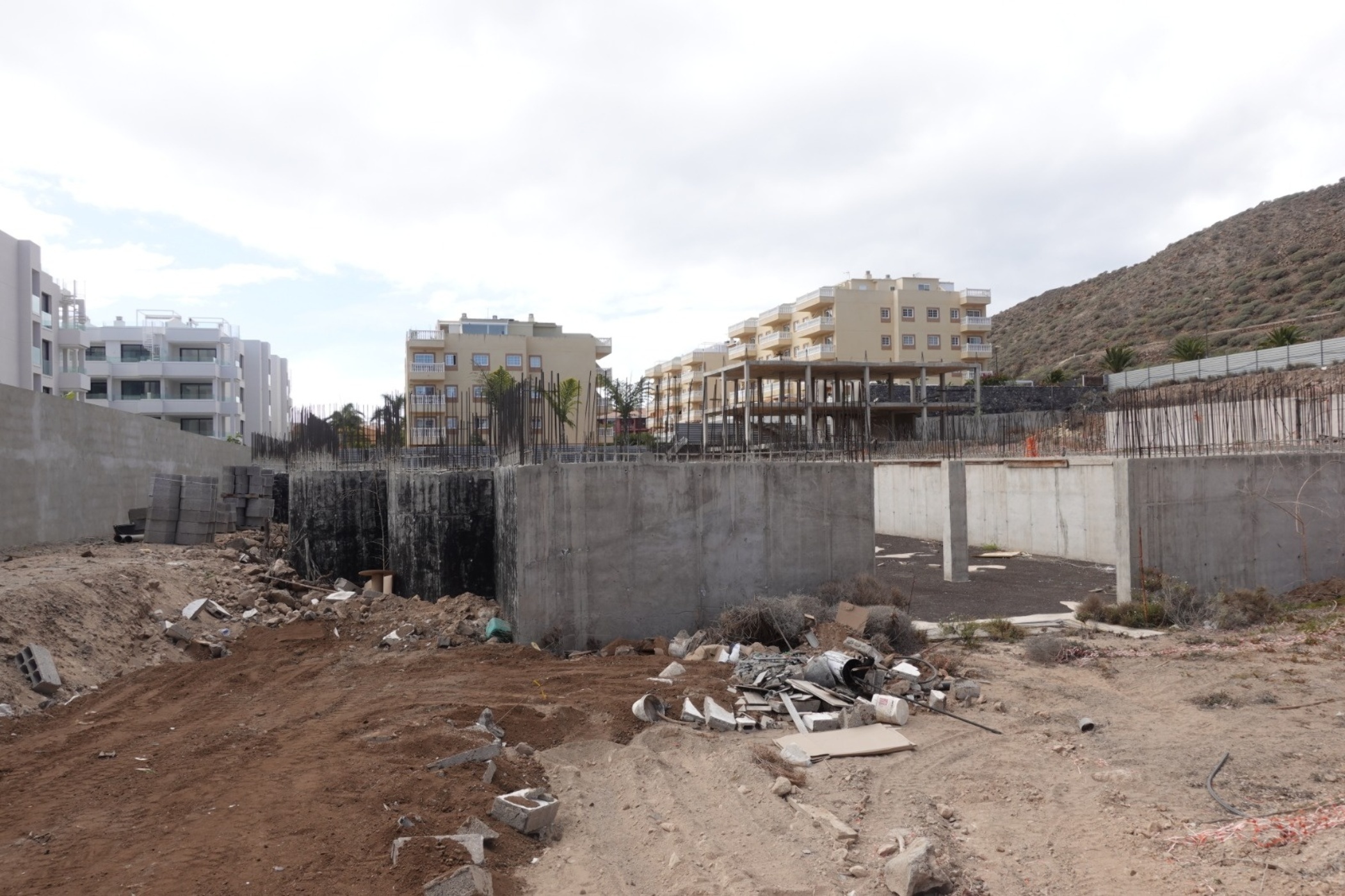 Work stopped for sale in avda El Palm-mar