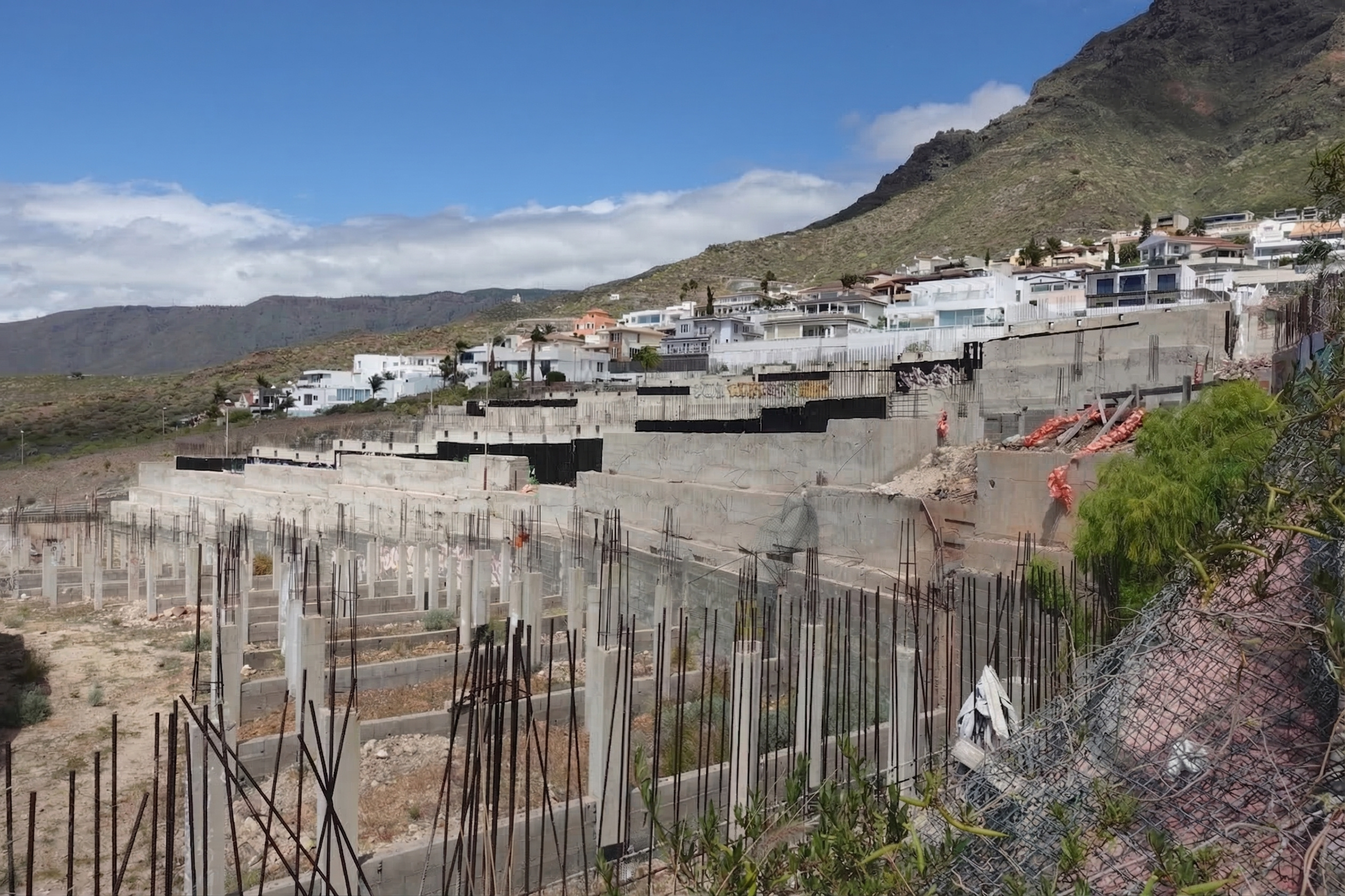 Work stopped for sale in calle Extremadura 19-24