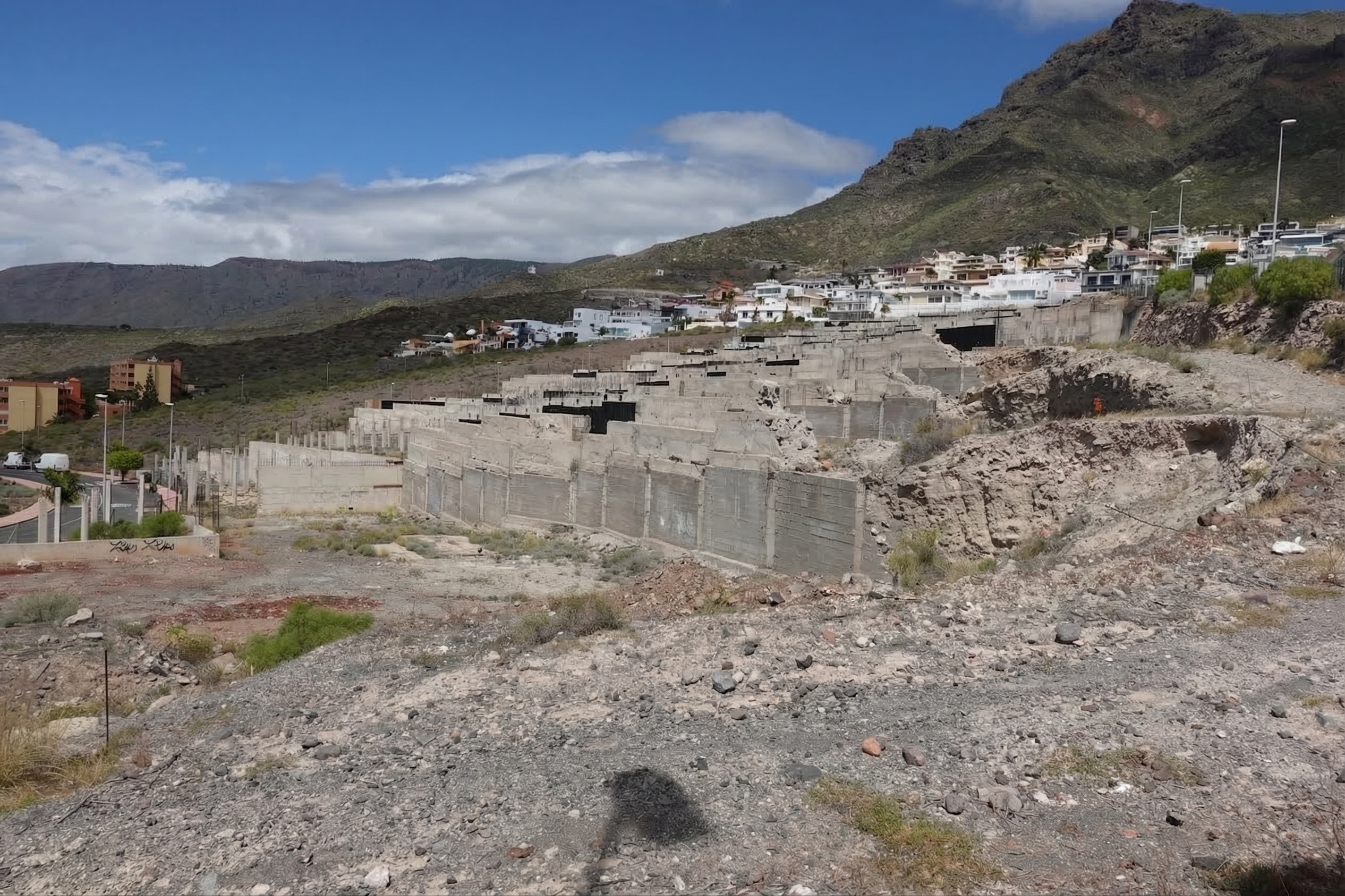 Work stopped for sale in calle Extremadura 19-24