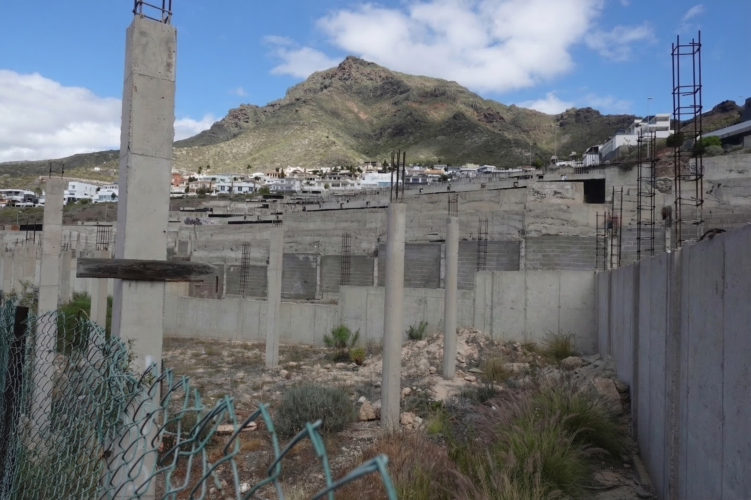 Work stopped for sale in calle Extremadura 19-24