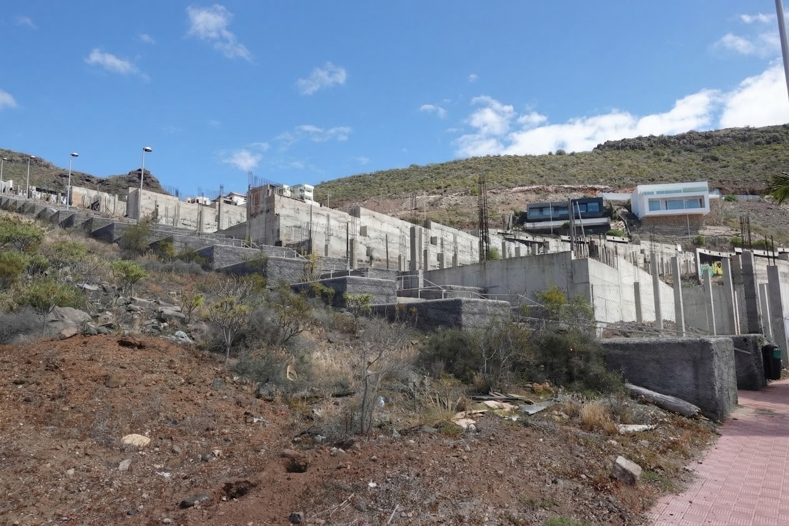 Work stopped for sale in calle Extremadura 19-24