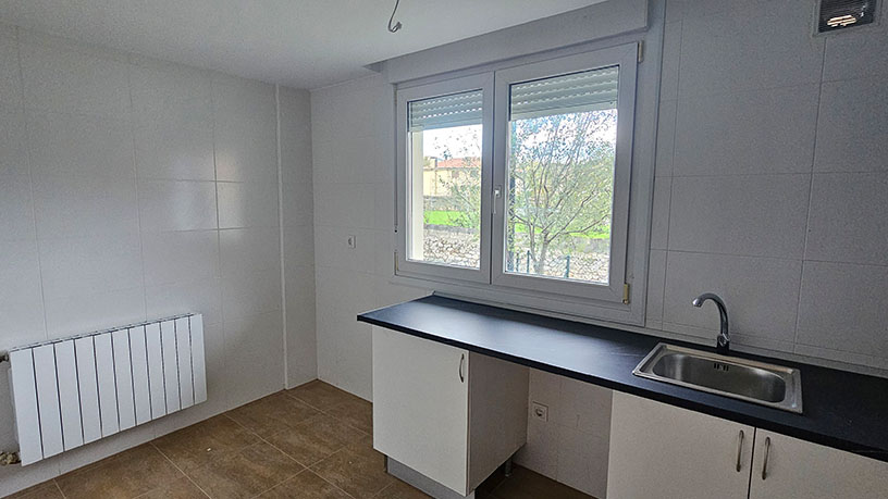 Chalet adosado en venta en calle Sovilla