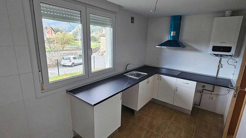 Chalet adosado en venta en calle Sovilla