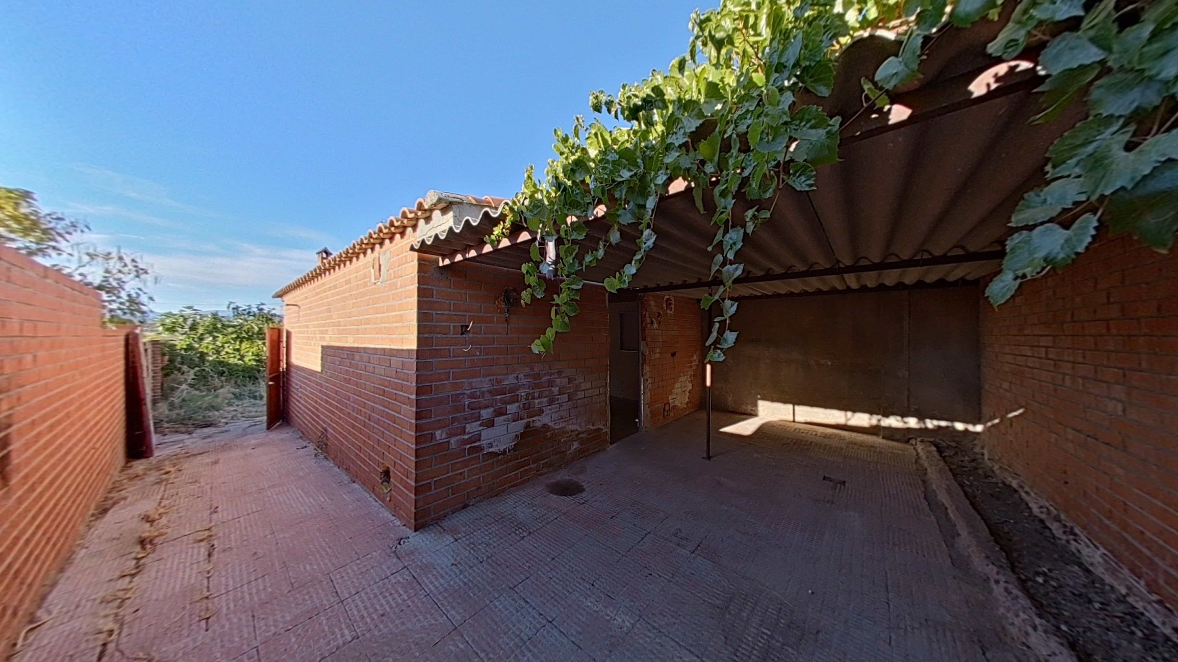 Townhouse for sale in calle Manuela Malasaña