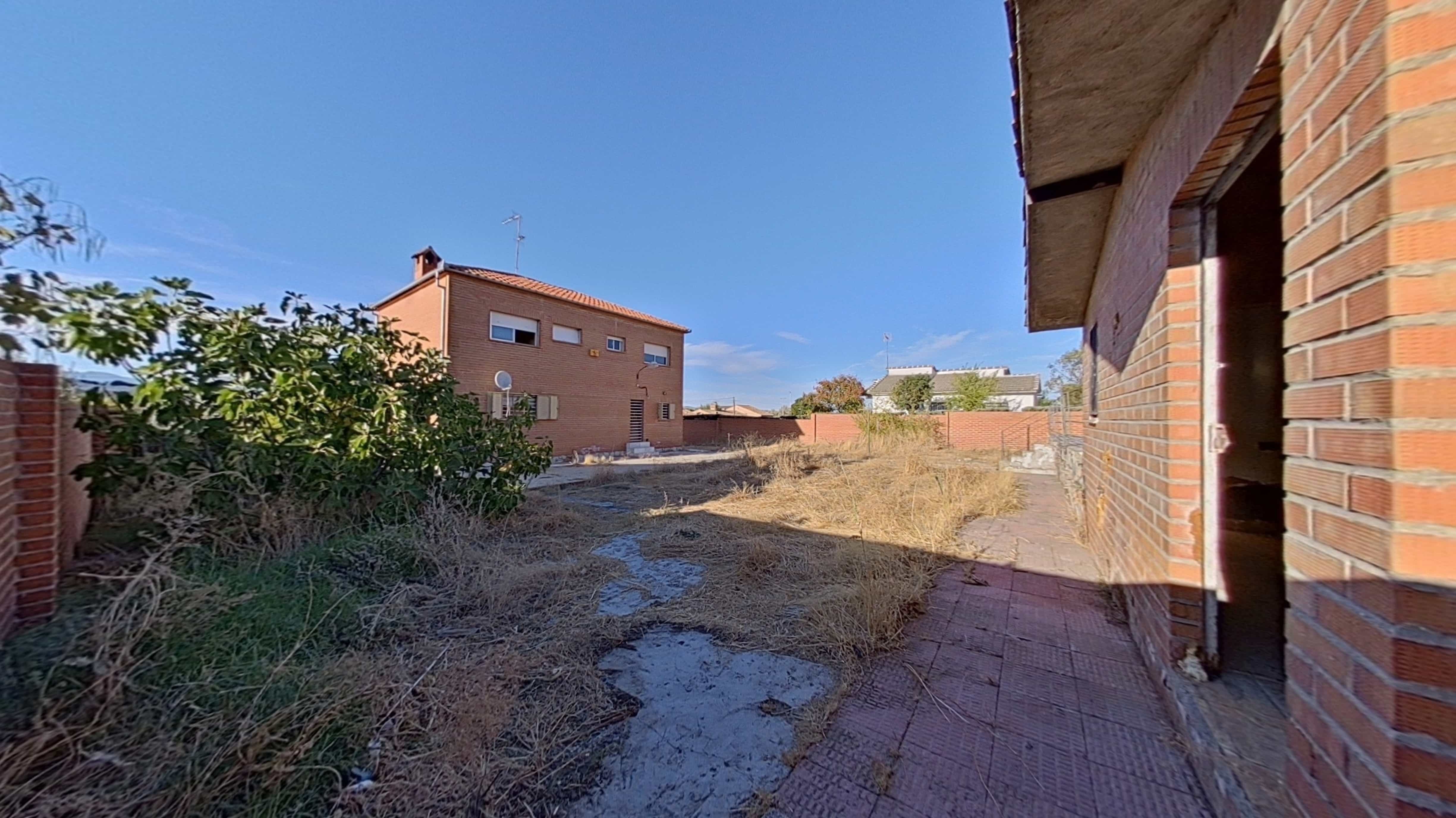 Townhouse for sale in calle Manuela Malasaña