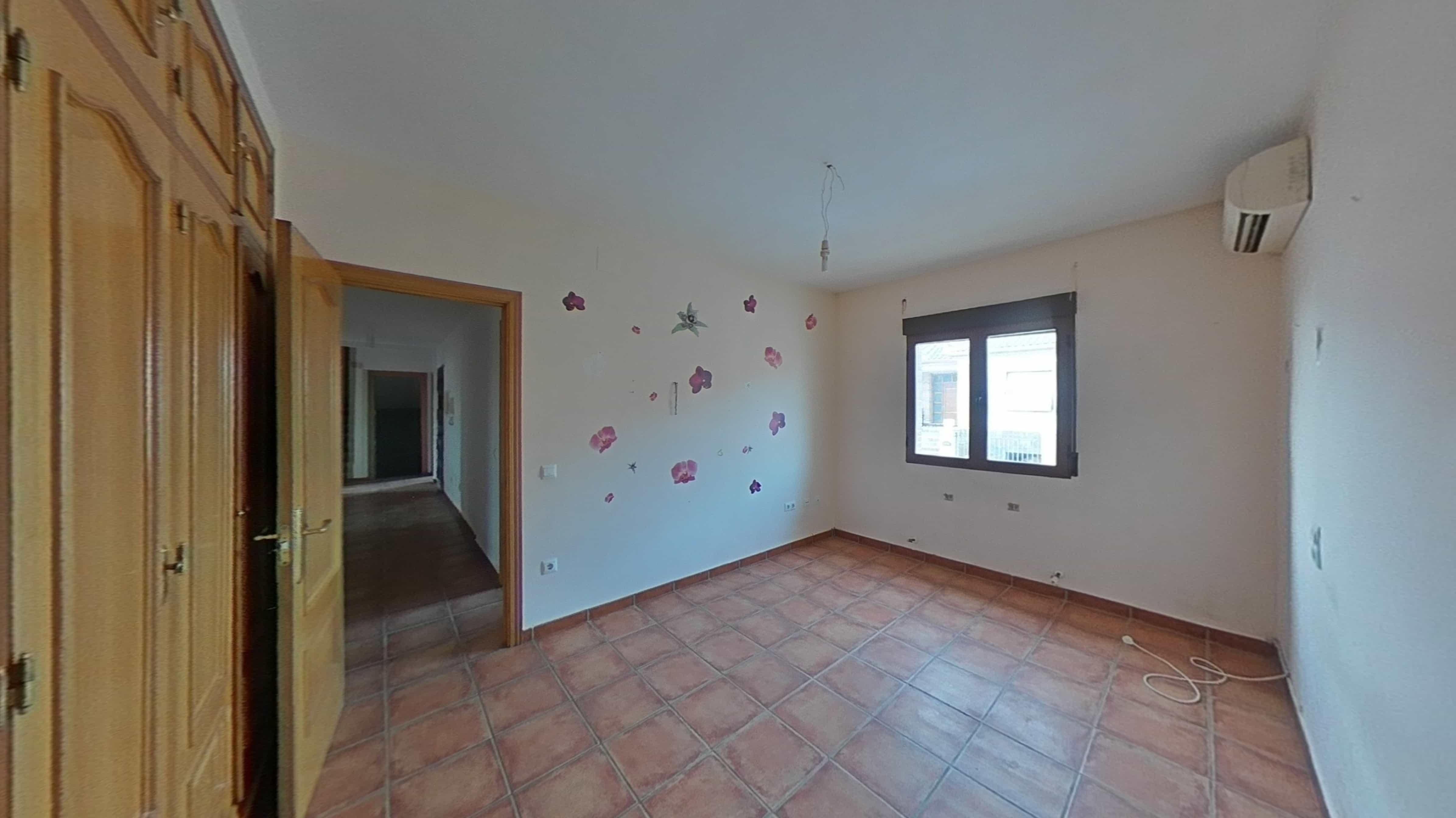 Piso en venta en calle Ugena