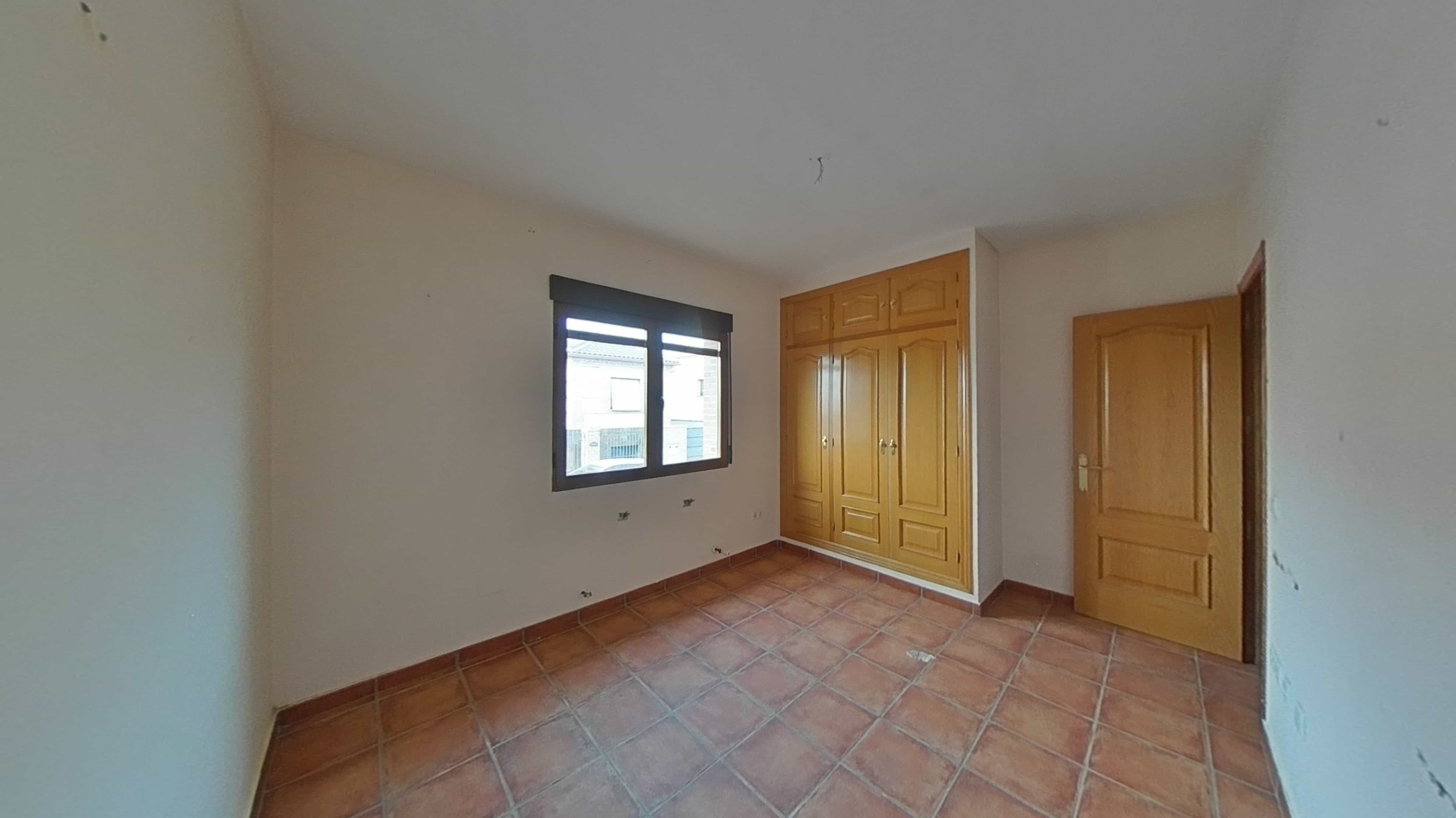 Piso en venta en calle Ugena