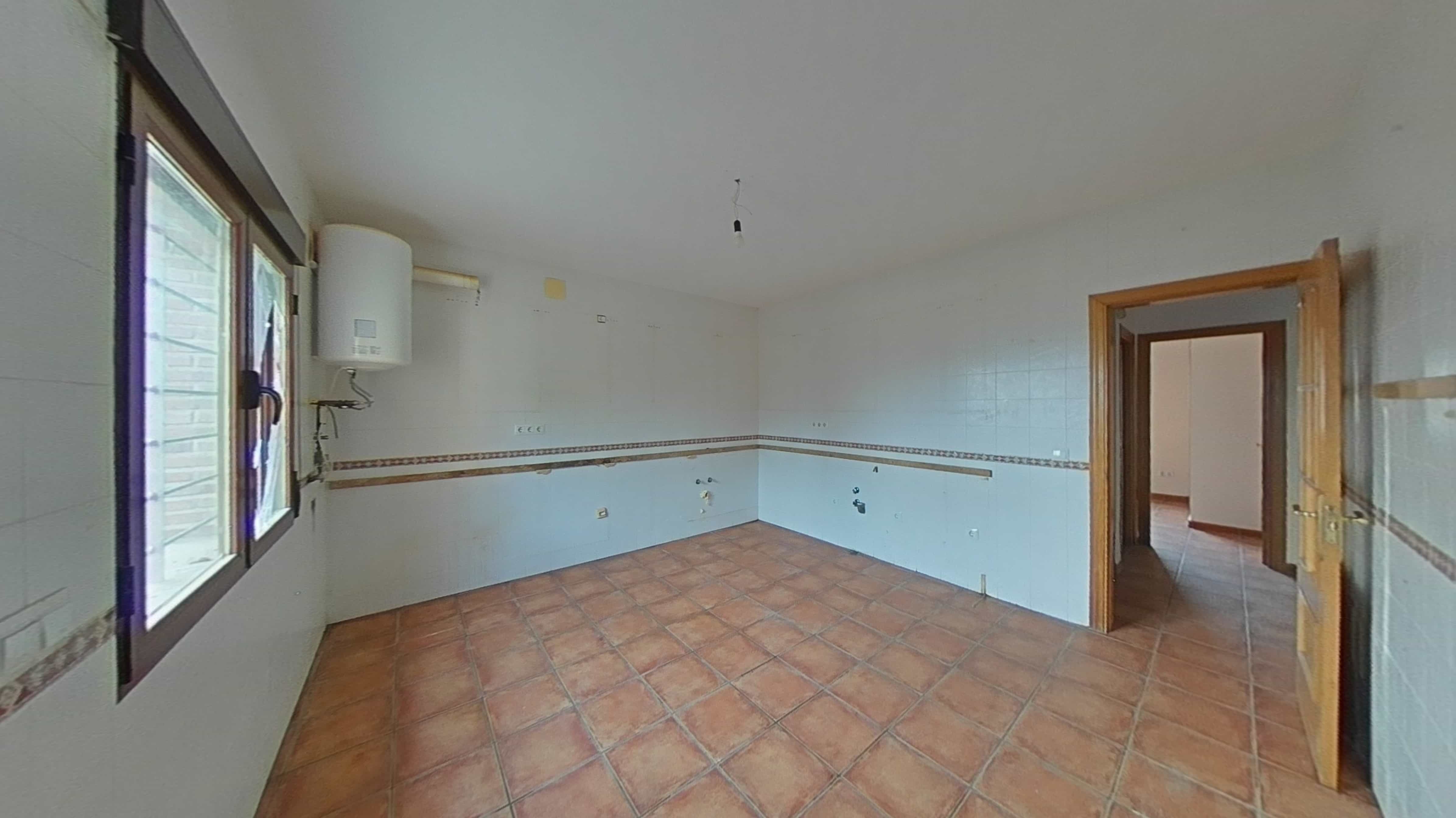 Piso en venta en calle Ugena