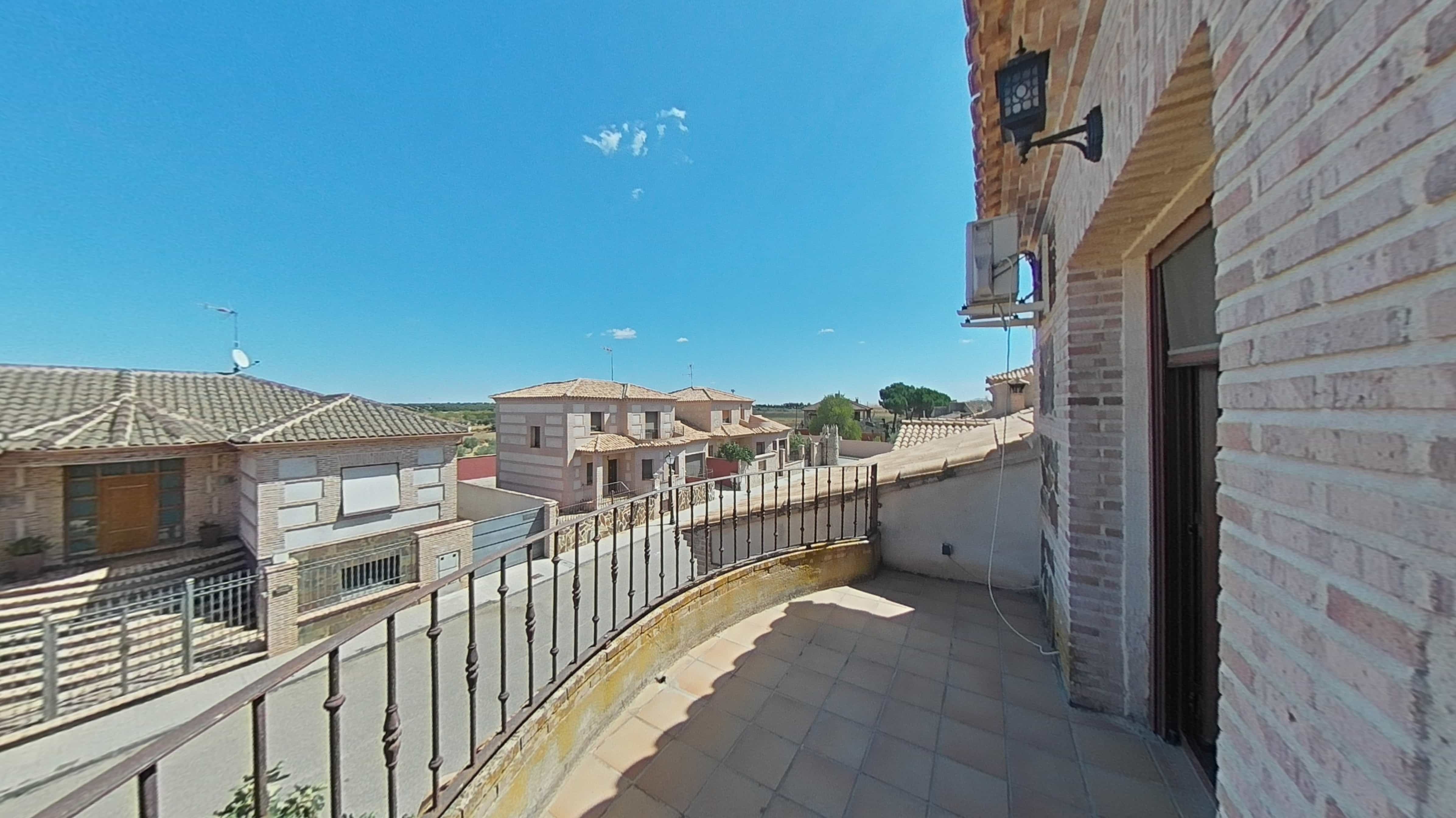 Piso en venta en calle Ugena