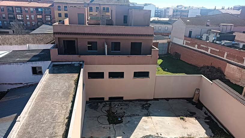 Obra parada en venta en calle José Antonio