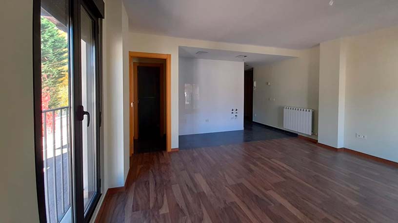 Flat for sale in calle Emiliano Alonso Sanchez Lomba, Res. Alto