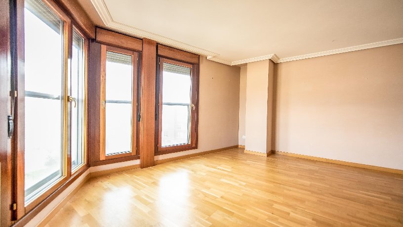 Flat for sale in calle La Galana 51