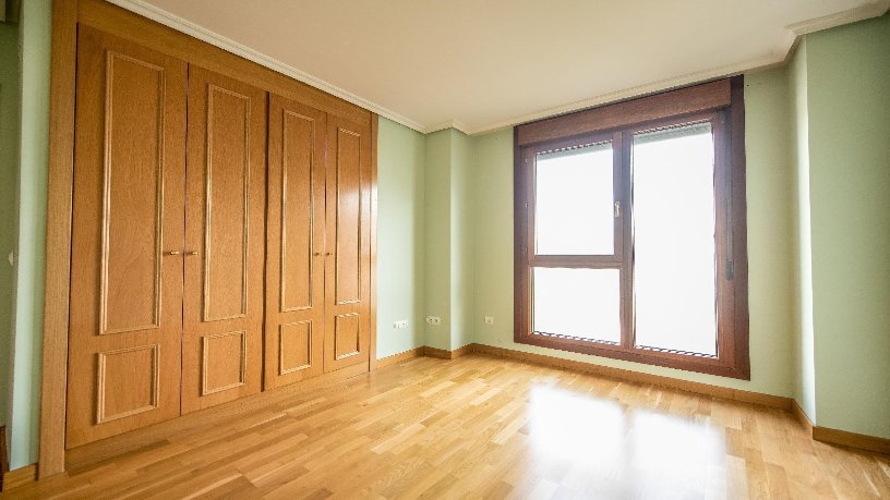 Flat for sale in calle La Galana 51