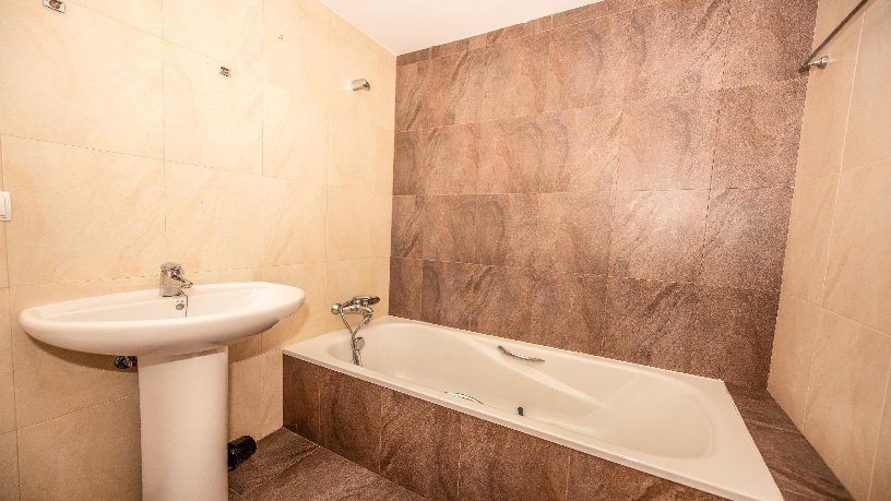 Flat for sale in calle La Galana 51