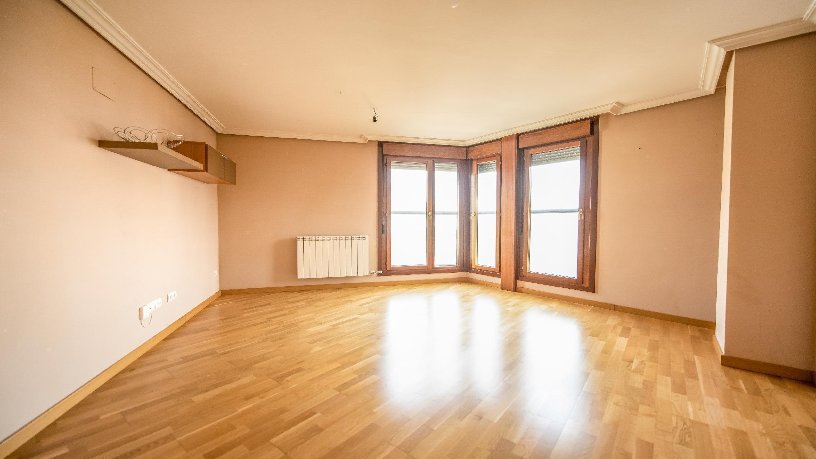 Piso en venta en calle La Galana