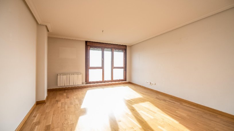 Piso en venta en calle La Galana