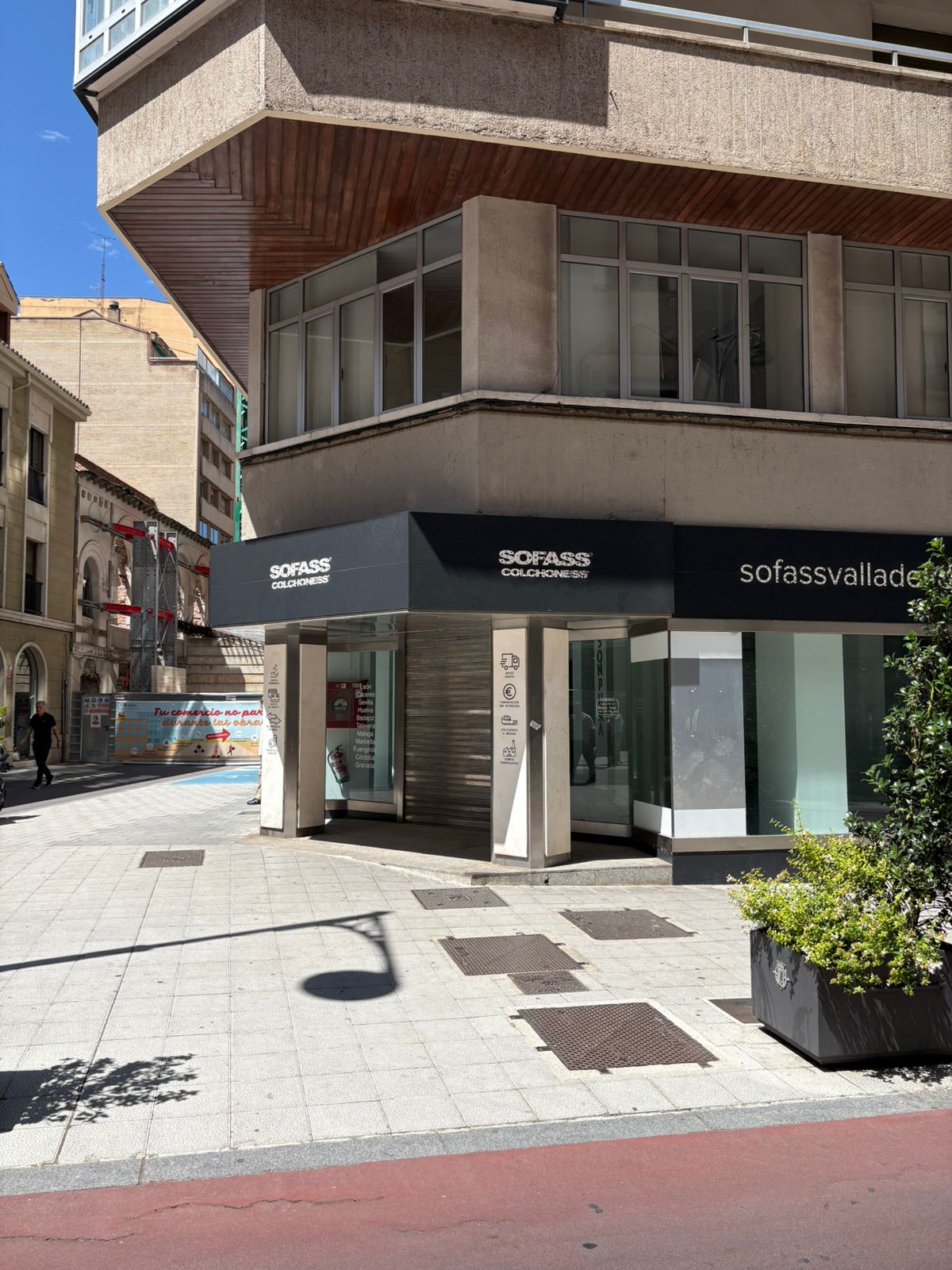 Edificio comercial en venta en calle María de Molina