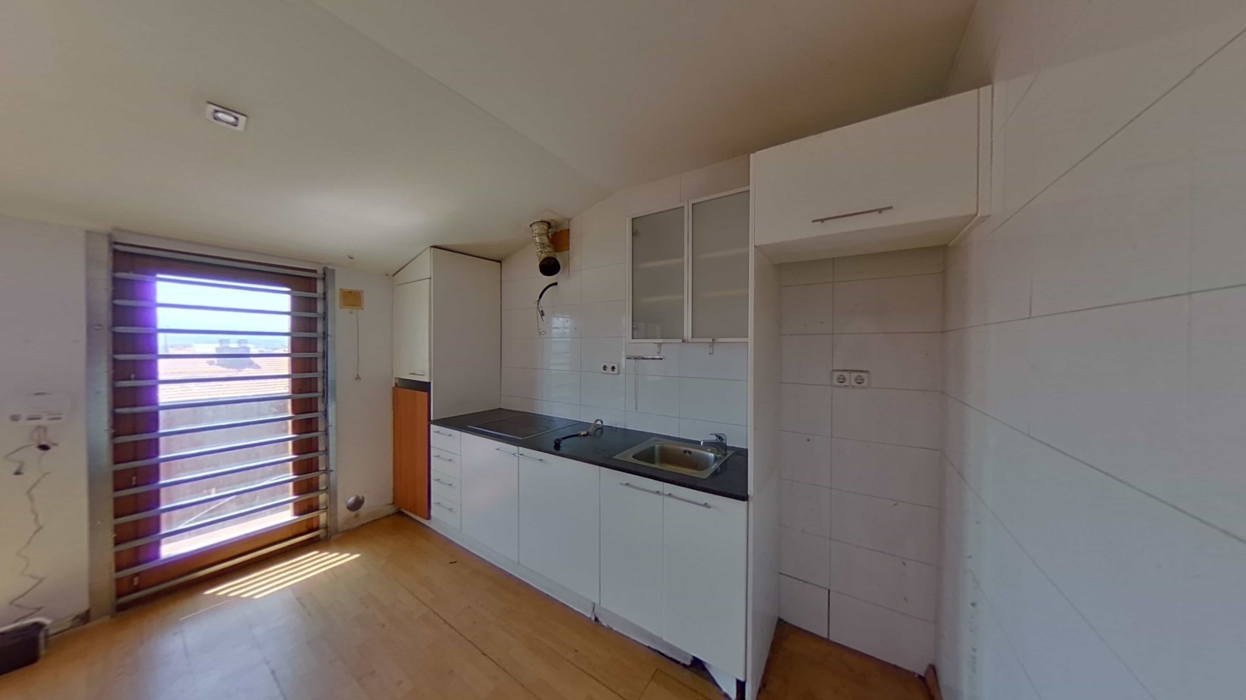 Flat for sale in avda Roma Nº104-b
