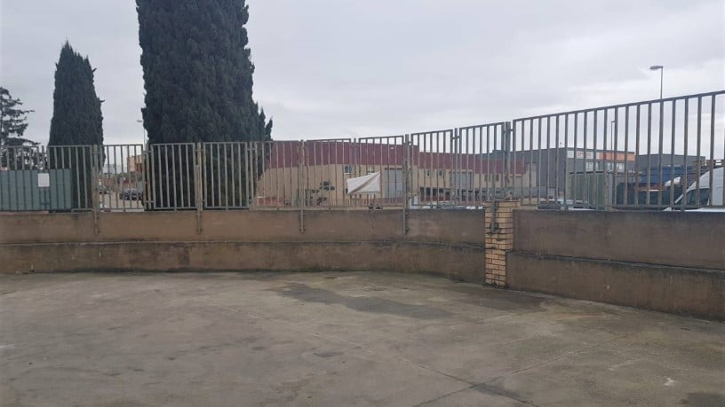 Industrial unit for sale in avda Principal (pg Can Clapes)