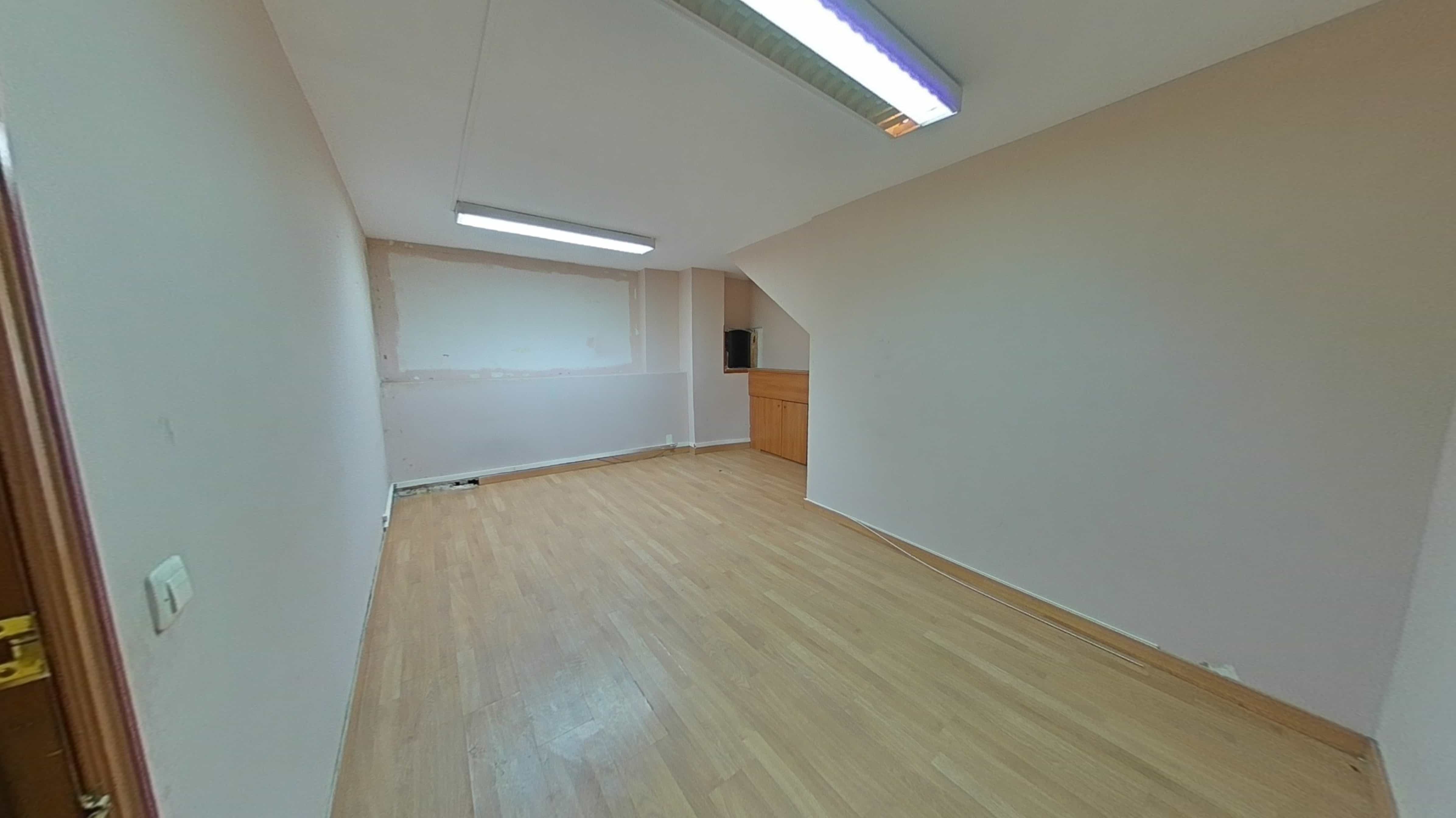 Commercial premises for sale in calle Issac Peral