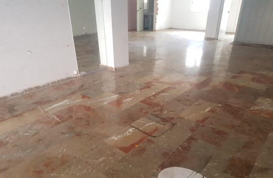 Commercial premises for sale in avda Santa Coloma 26-30