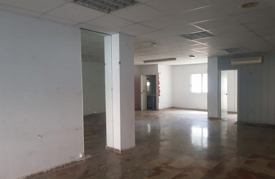 Commercial premises for sale in avda Santa Coloma 26-30