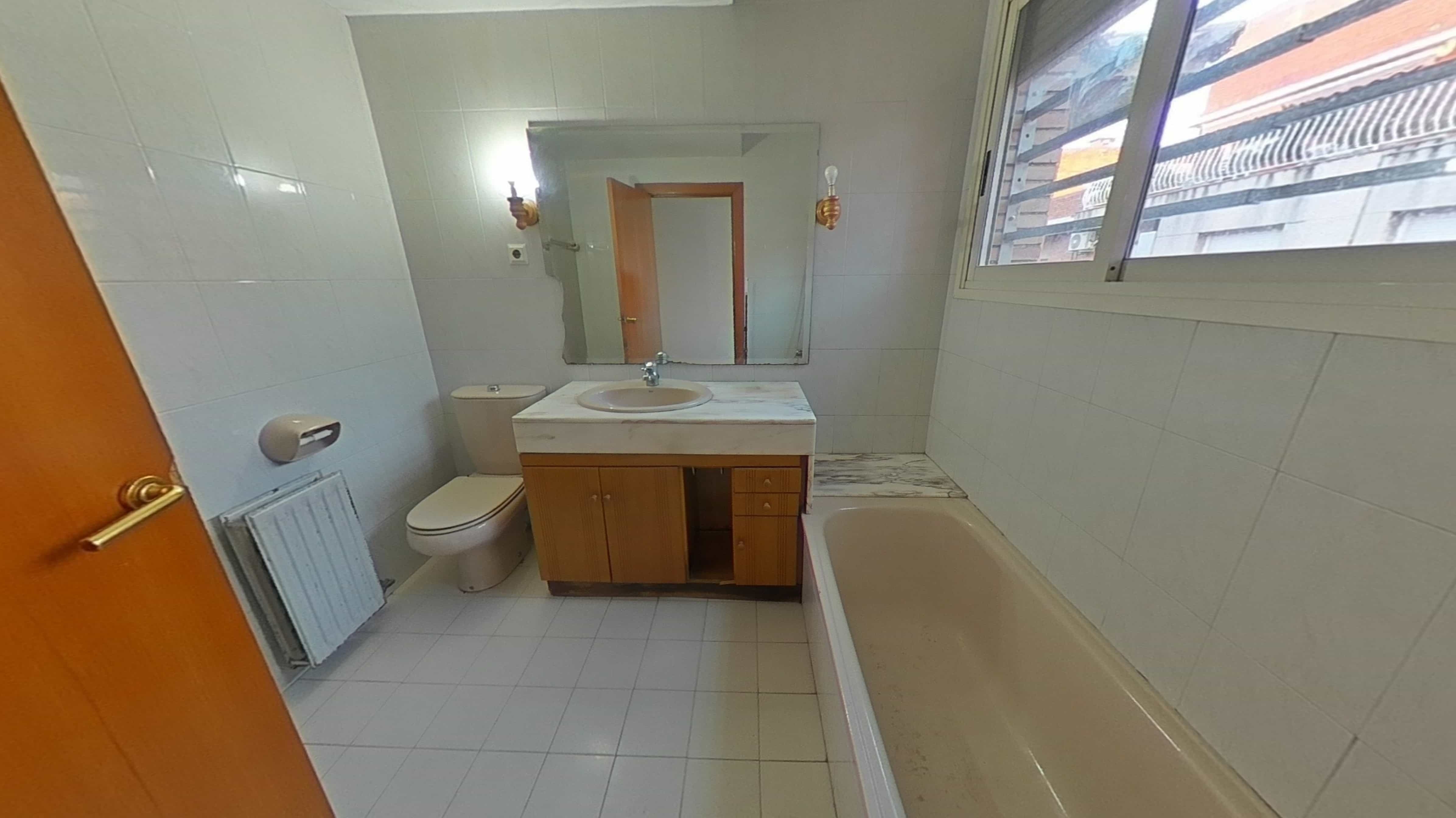 Chalet adosado en venta en calle Gavà