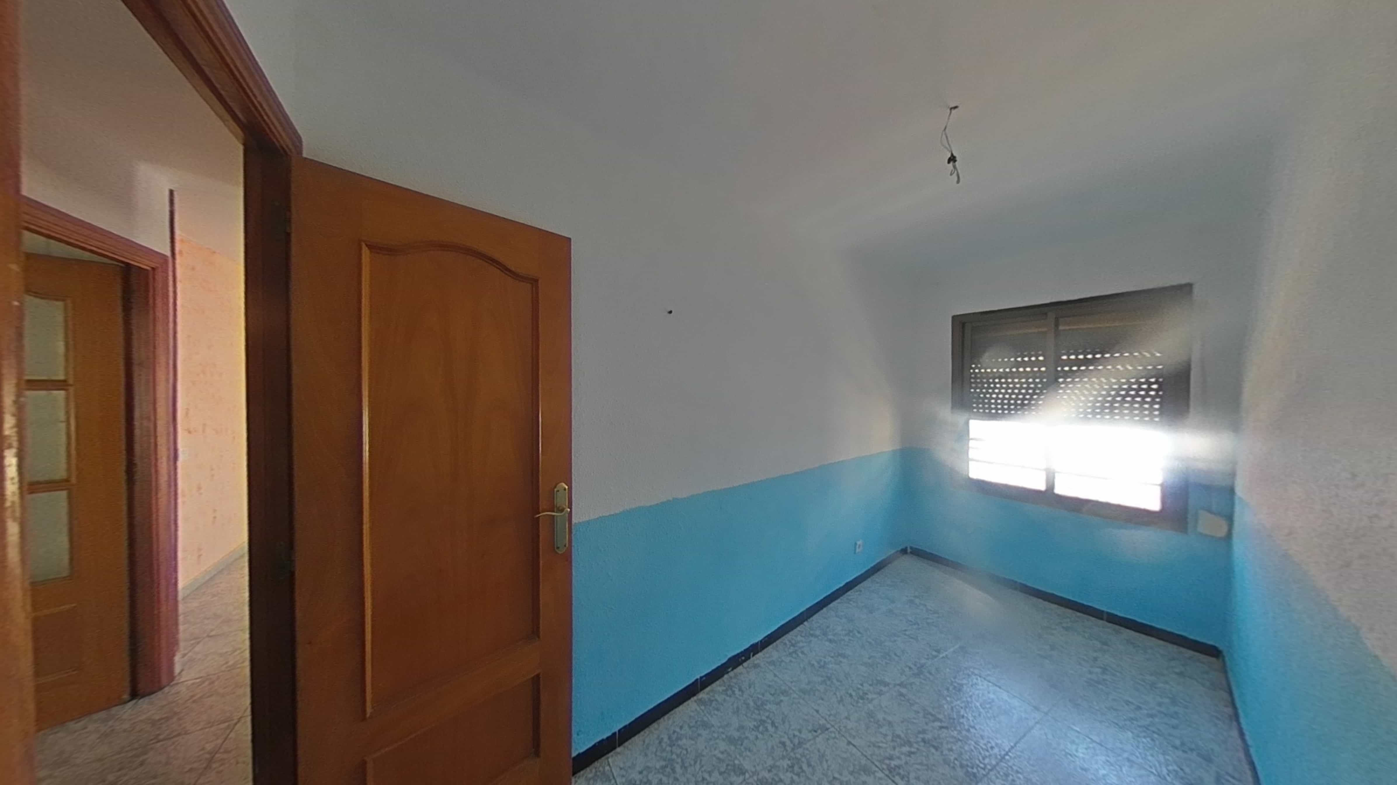 Flat for sale in calle Democracia
