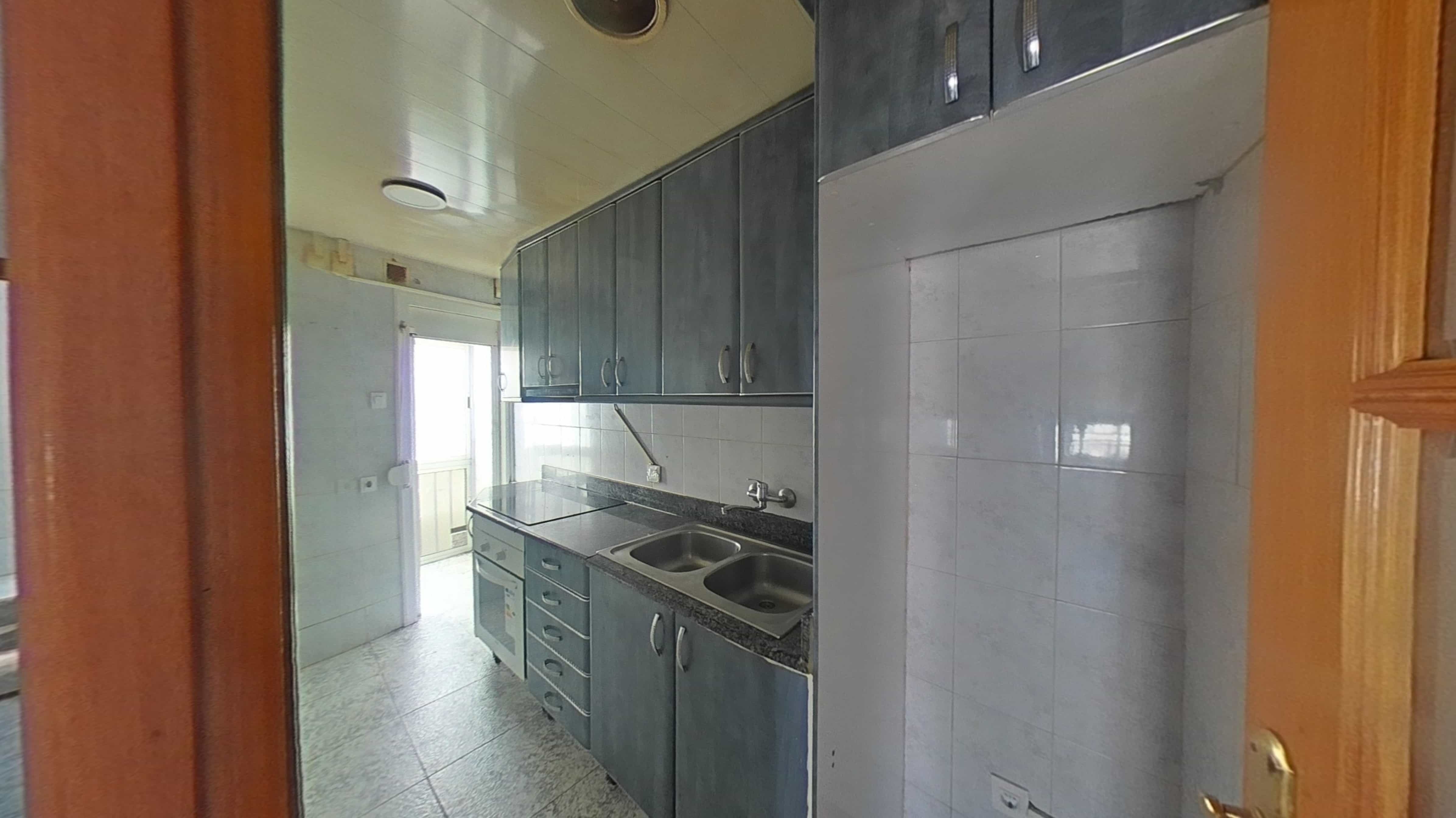 Flat for sale in calle Democracia