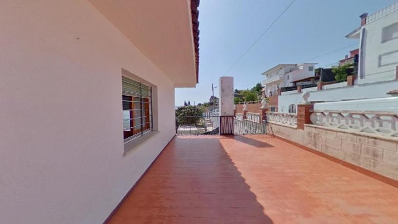 Chalet adosado en venta en calle Corbera