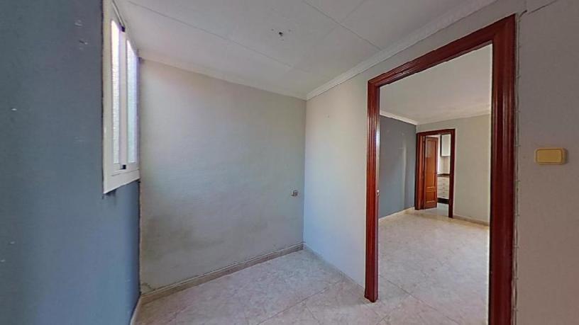 Piso en venta en calle Pujos