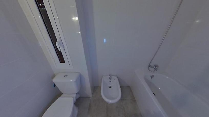 Chalet adosado en venta en calle Jota