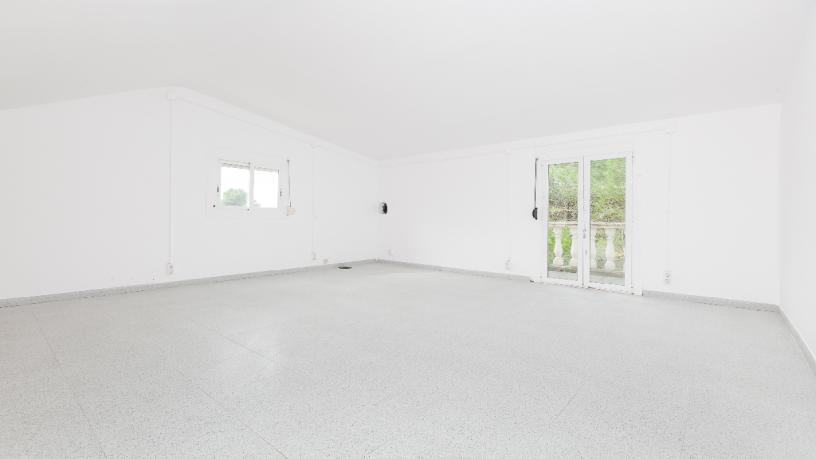 Chalet adosado en venta en calle Diputacio