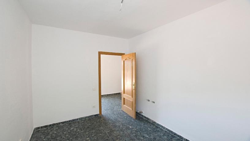 Chalet adosado en venta en calle Serral Llarg