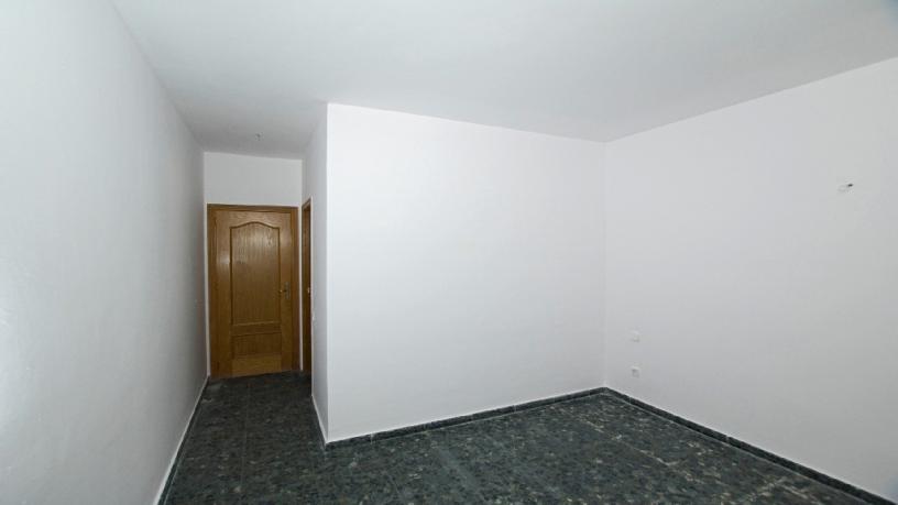 Chalet adosado en venta en calle Serral Llarg