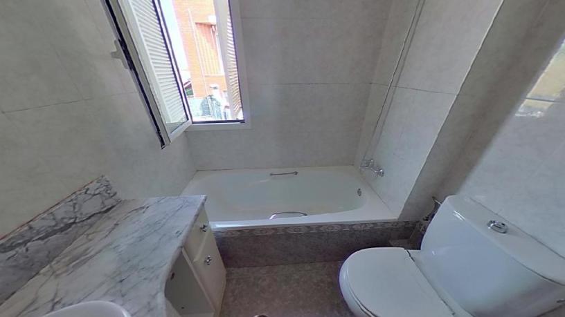 Chalet adosado en venta en calle Independencia