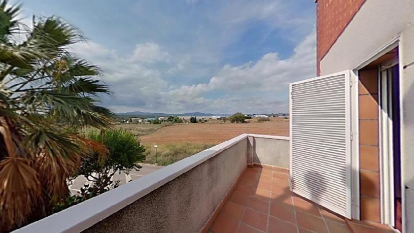 Chalet adosado en venta en calle Independencia