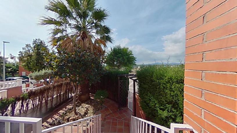 Chalet adosado en venta en calle Independencia